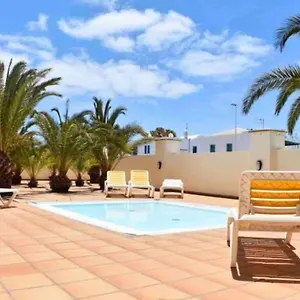 riviera-park-7a-air-con-wi-fi-uk-channels-5-minutes.in-canary-islands.com/